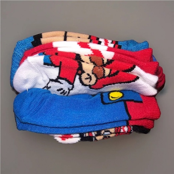 NEW SUPER MARIO BROS. Boys Socks - 5 Prs- Youth Shoe Size 7.5-3.5 Nintendo - Picture 3 of 5